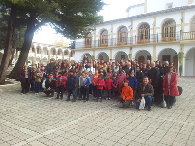 >Convivencia de familias en Cortes