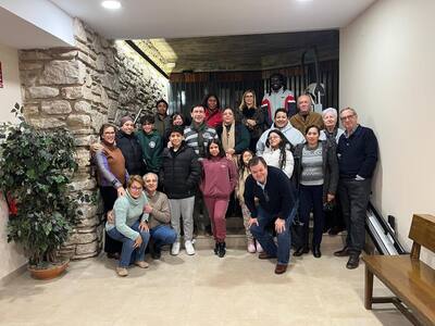 >ENCUENTRO CON LAS FAMILIAS DE CÁRITAS