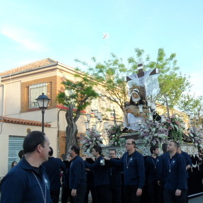 Catequesis en procecion con Nuestra Señora de las Angustias