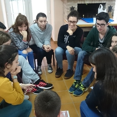 CONVIVENCIA GRUPO DE JÓVENES &quot; NO TODOS LOS SUPERHÉROES LLEVAN CAPA&quot;