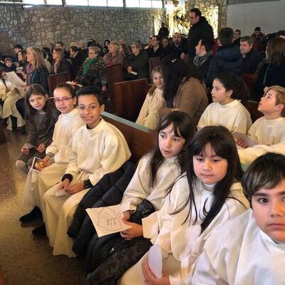 LOS NIÑOS DE TERCERO DE CATEQUESIS RECIBEN EL PERDÓN