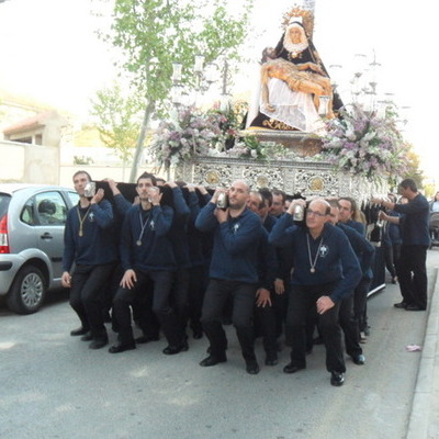 Catequesis en procecion con Nuestra Señora de las Angustias