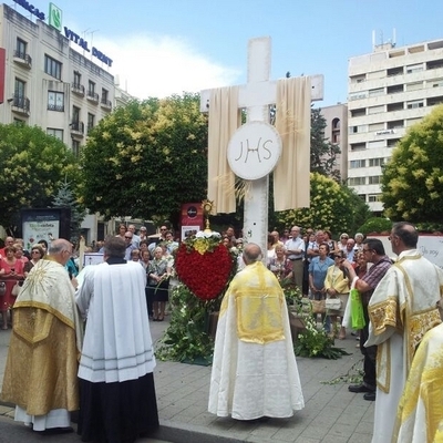 NUESTRA COFRADÍA PARTICIPA EN LA PROCESIÓN DEL CORPUS