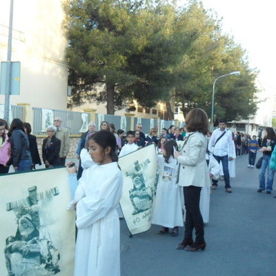 Catequesis en procecion con Nuestra Señora de las Angustias