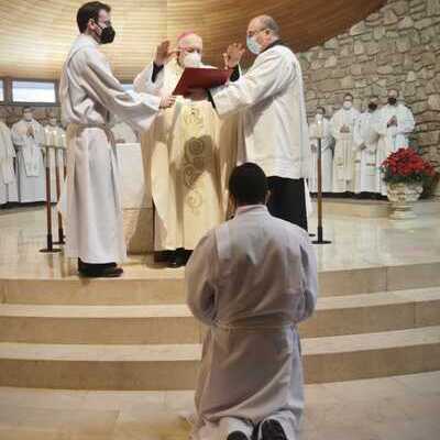 Un paso hacia el sacerdocio