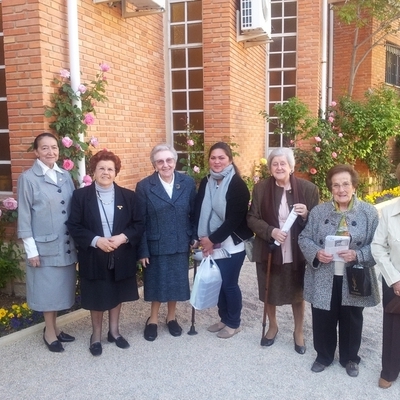 GABRIELA RECIBIÓ LOS SACRAMENTOS DE LA INICIACIÓN CRISTIANA