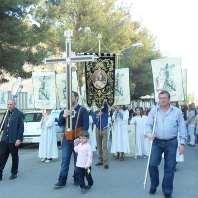 Catequesis en procecion con Nuestra Señora de las Angustias