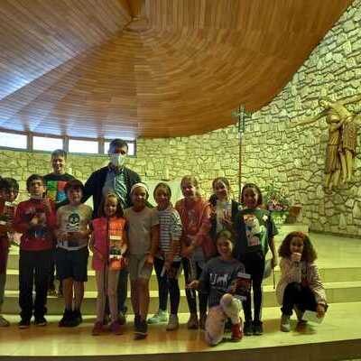 NIÑOS DEL COLEGIO PARQUE SUR VISITAN EL TEMPLO