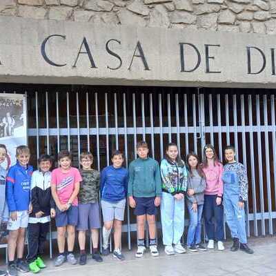 NIÑOS DEL COLEGIO PARQUE SUR VISITAN EL TEMPLO
