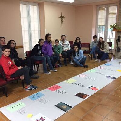 CONVIVENCIA GRUPO DE JÓVENES &quot; NO TODOS LOS SUPERHÉROES LLEVAN CAPA&quot;