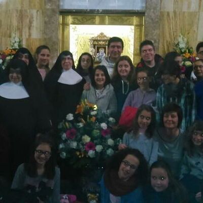 Visita al asilo de los jóvenes de la parroquia