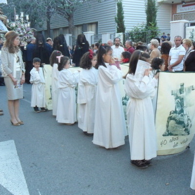 Catequesis en procecion con Nuestra Señora de las Angustias