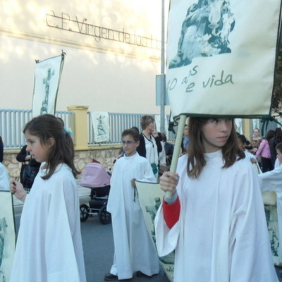 Catequesis en procecion con Nuestra Señora de las Angustias