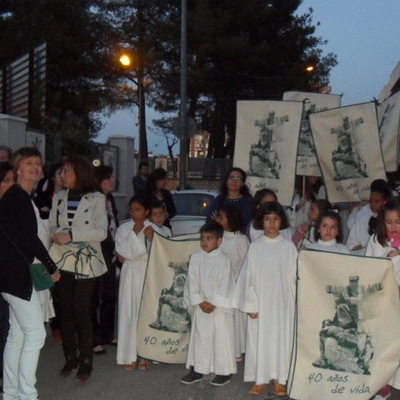 Catequesis en procecion con Nuestra Señora de las Angustias